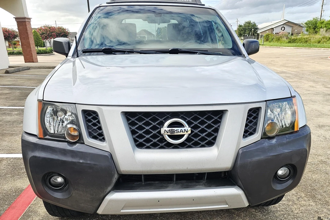 2013 Nissan Xterra 2nd Gen - Image 2 of 31