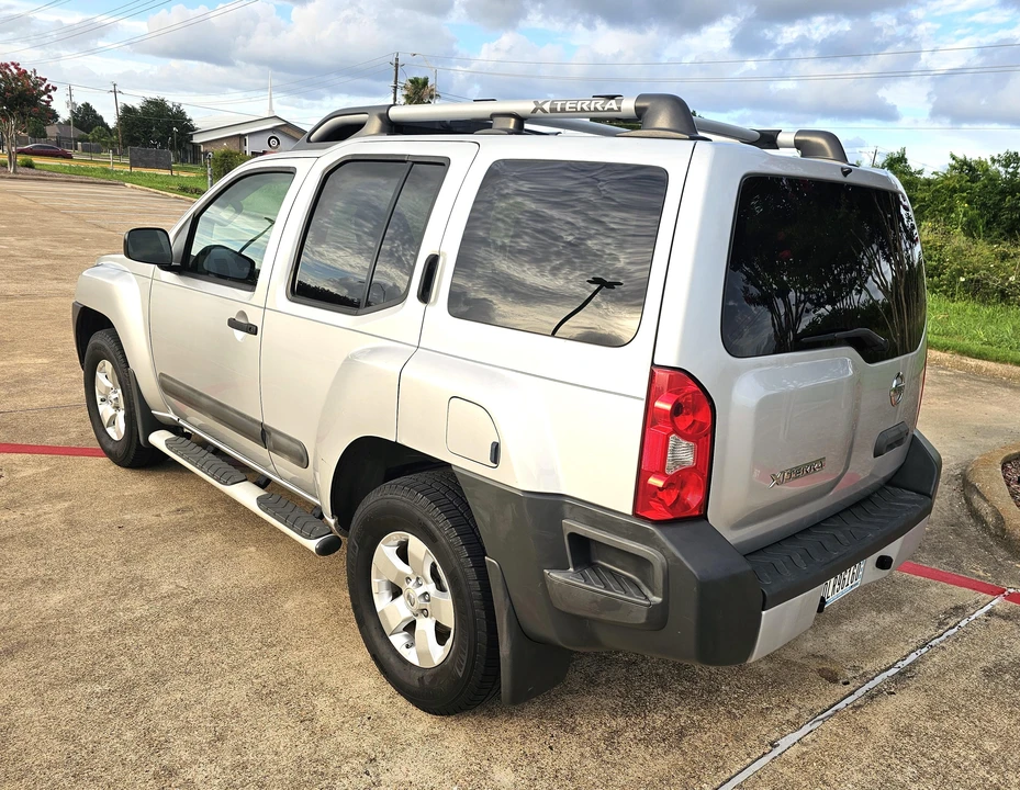 2013 Nissan Xterra 2nd Gen - Image 12 of 31