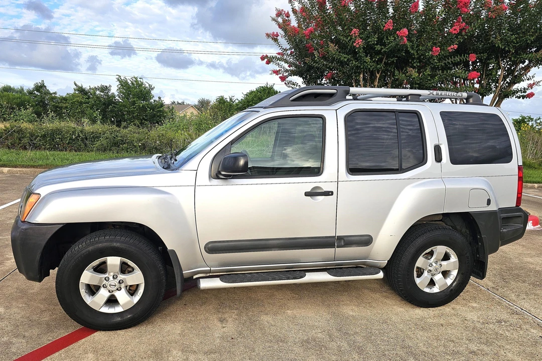 2013 Nissan Xterra 2nd Gen - Image 3 of 31