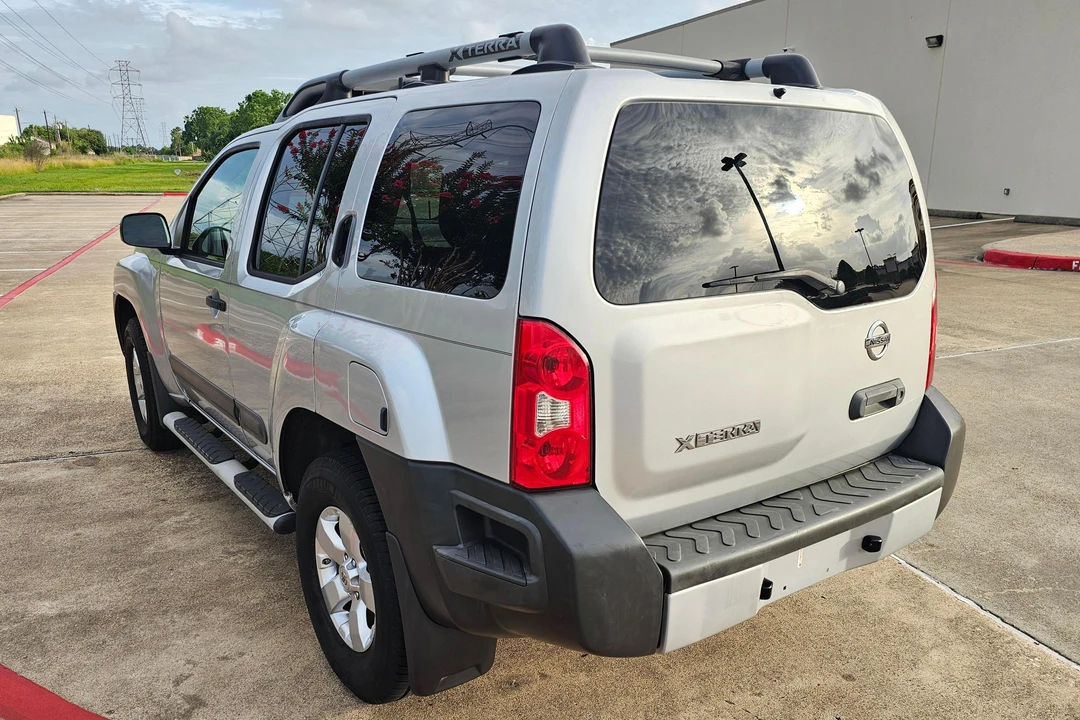 2013 Nissan Xterra 2nd Gen - Image 4 of 31