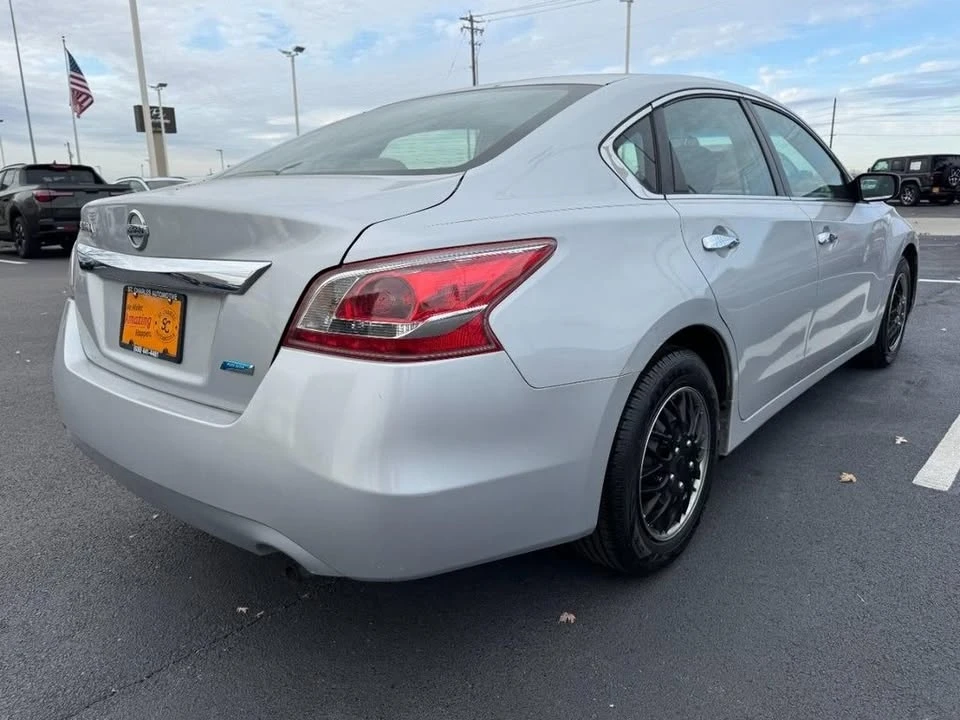 2013 Nissan Altima 5th Gen - Image 4 of 10
