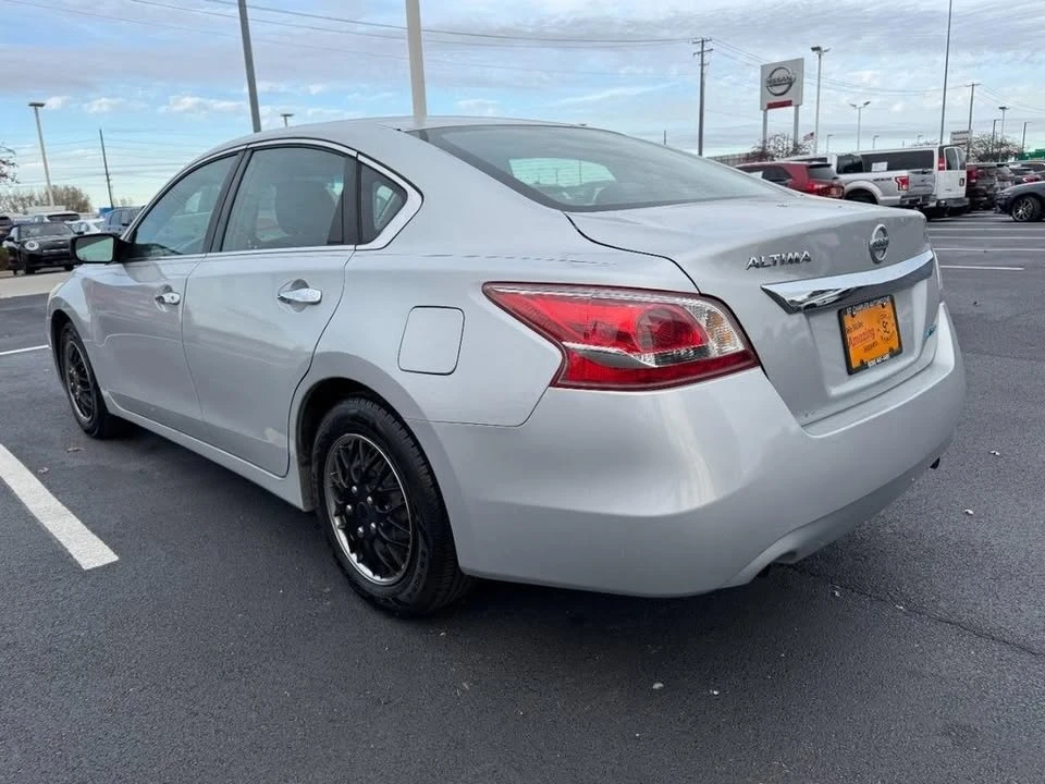 2013 Nissan Altima 5th Gen - Image 2 of 10