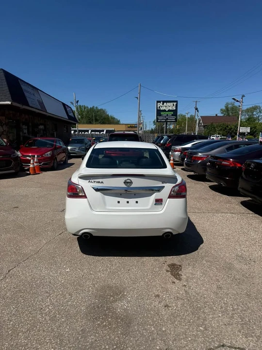 2013 Nissan Altima 5th Gen - Image 4 of 15