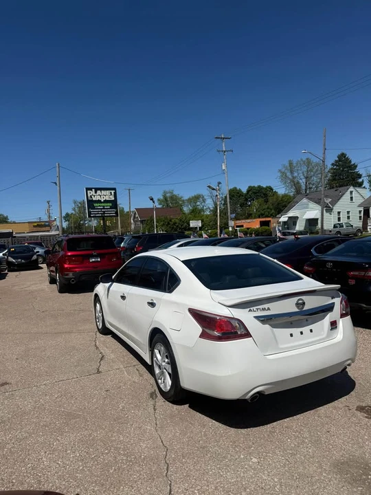 2013 Nissan Altima 5th Gen - Image 5 of 15