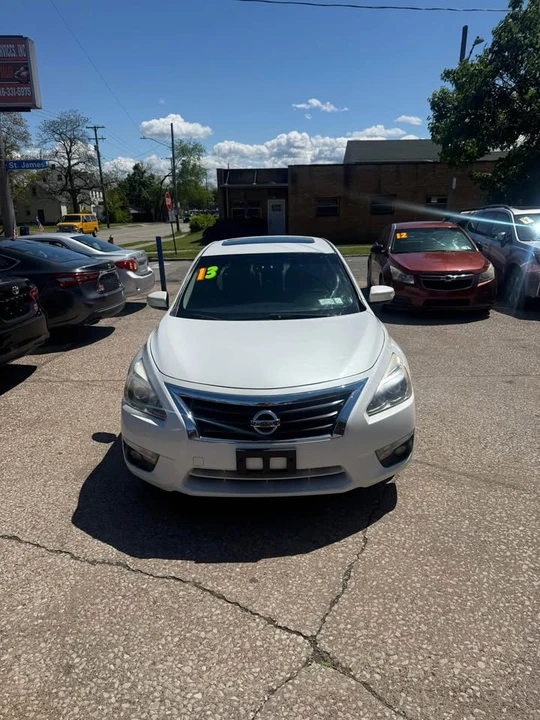 2013 Nissan Altima 5th Gen - Image 2 of 15