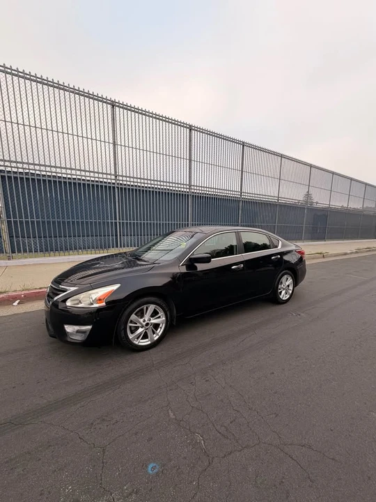 2013 Nissan Altima 5th Gen - Image 2 of 10
