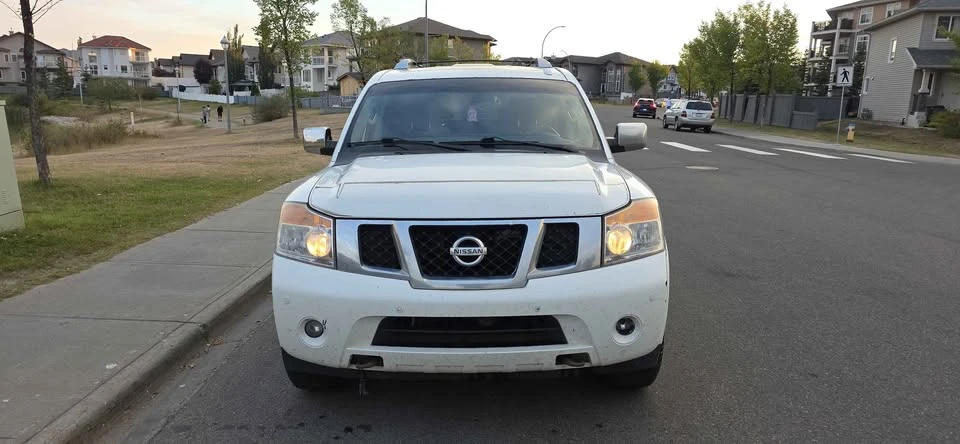 2013 Nissan Armada - Image 4 of 15