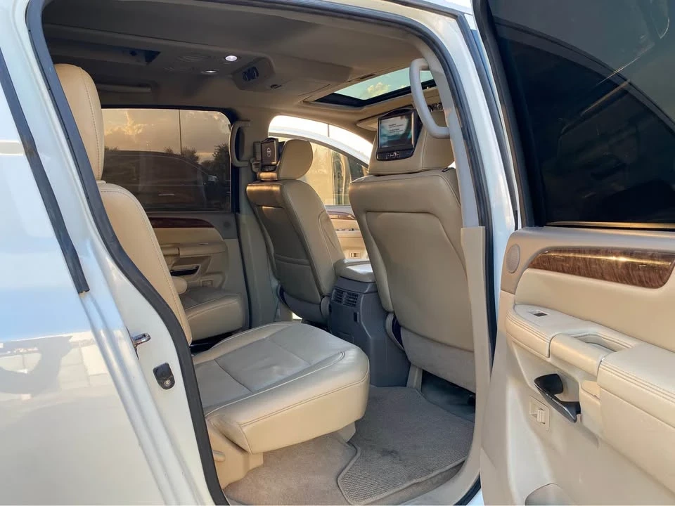 2013 Nissan Armada - Image 9 of 13