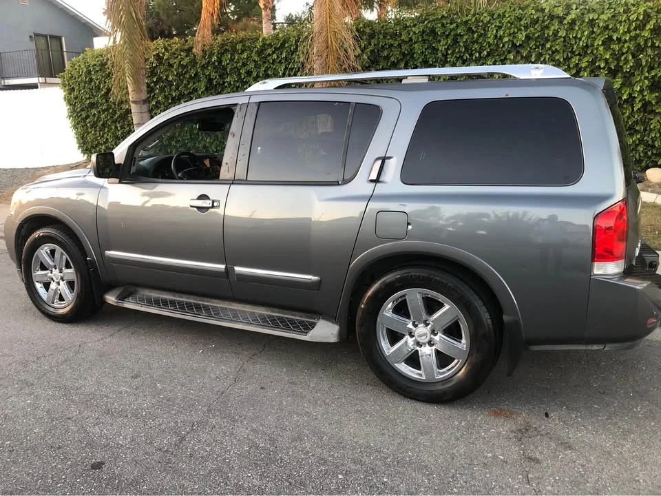 2013 Nissan Armada - Image 2 of 5