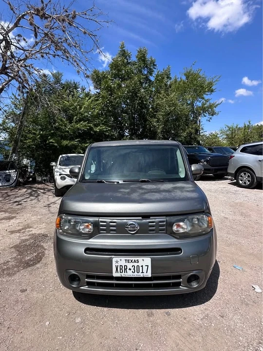 2013 Nissan Cube - Image 2 of 11