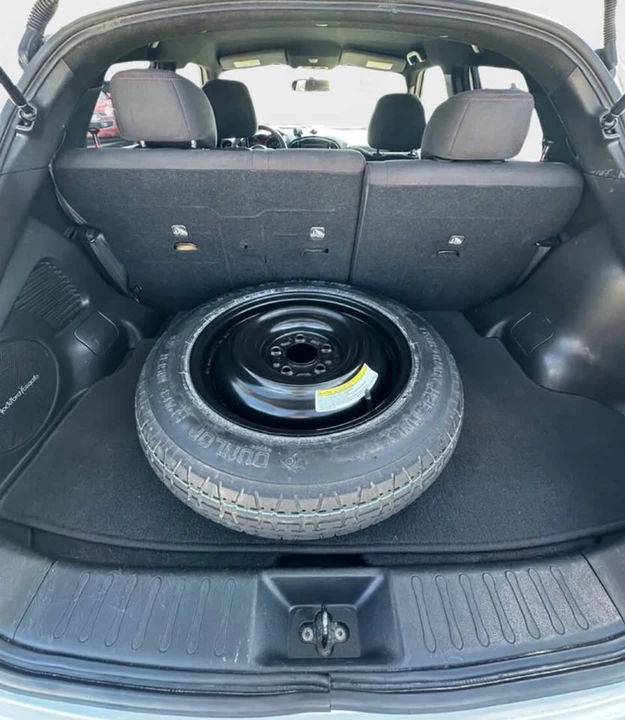2013 Nissan Juke - Image 16 of 17