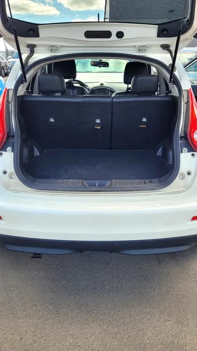 2013 Nissan Juke - Image 14 of 17