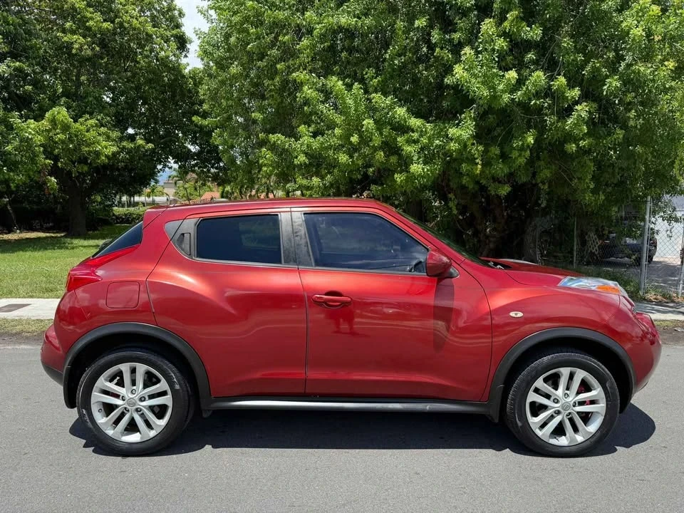 2013 Nissan Juke - Image 2 of 11