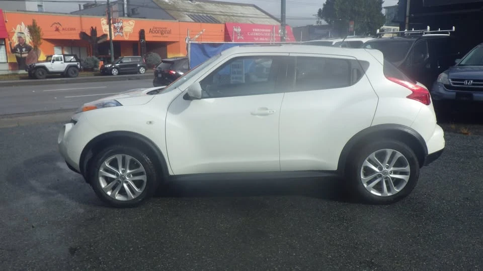 2013 Nissan Juke - Image 2 of 12