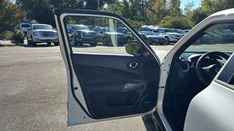2013 Nissan Juke - Image 9 of 20