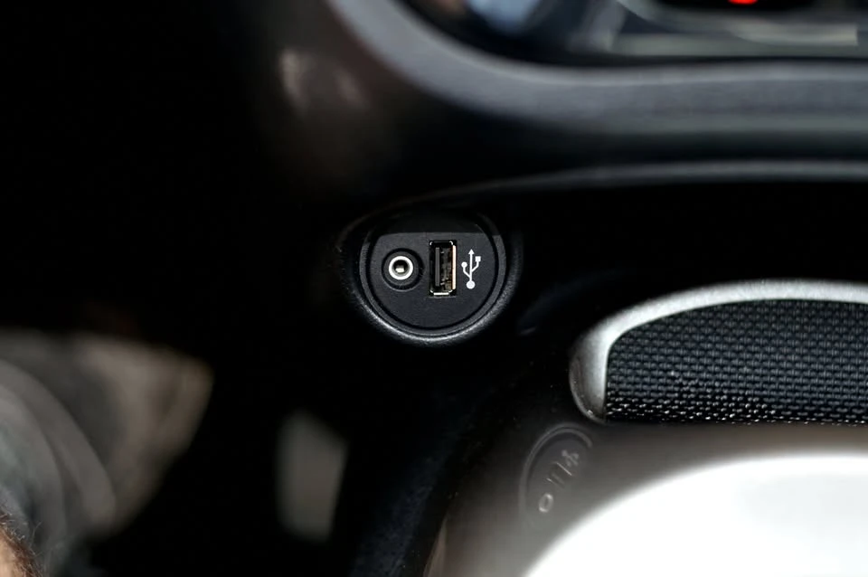 2013 Nissan Juke - Image 17 of 19
