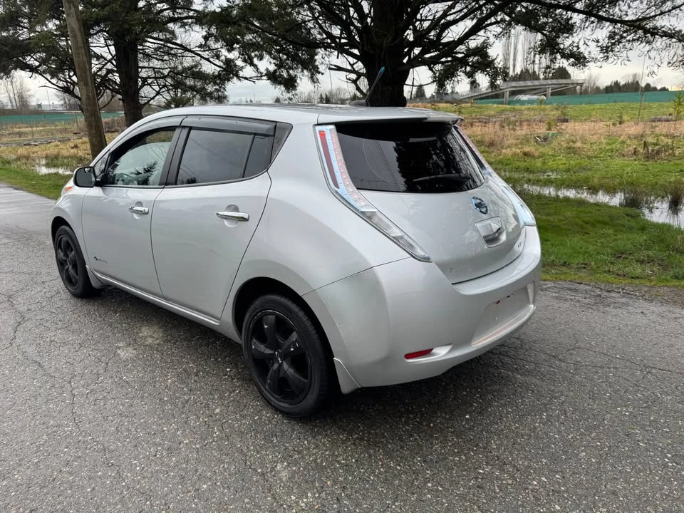 2013 Nissan Leaf - Image 16 of 19