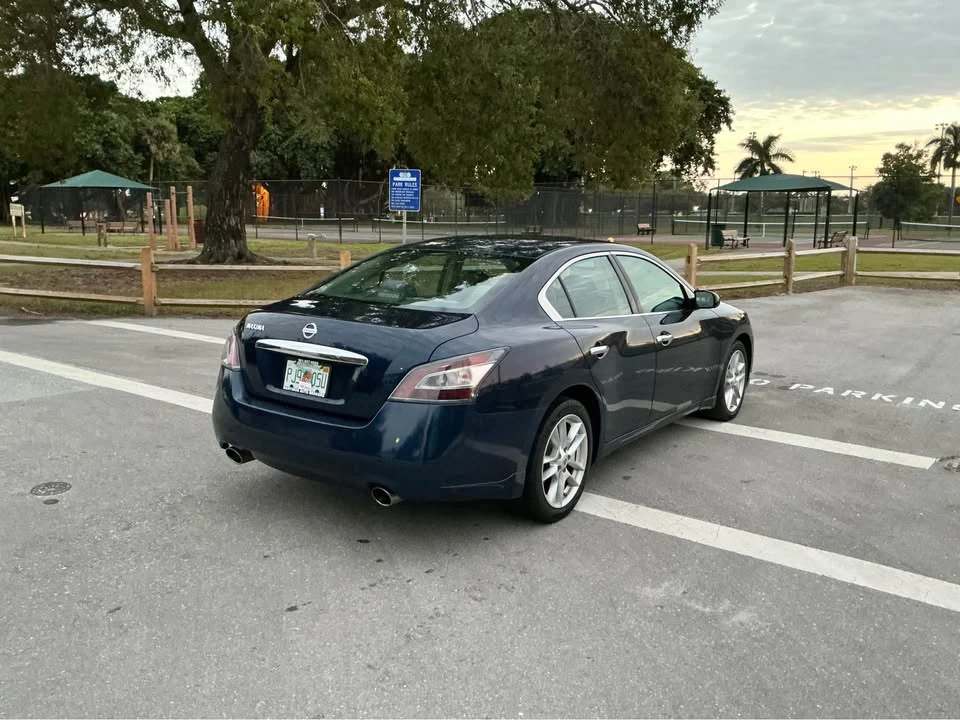 2013 Nissan Maxima 7th Gen - Image 4 of 10