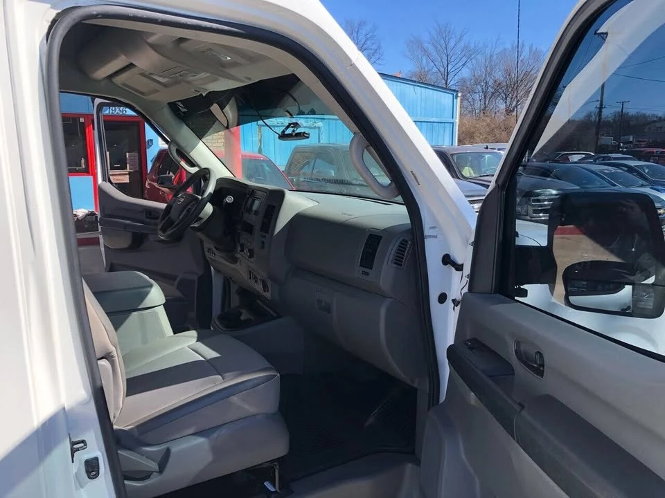 2013 Nissan NV - Image 11 of 20