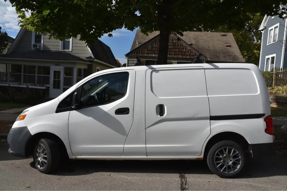 2013 Nissan NV - Image 3 of 5