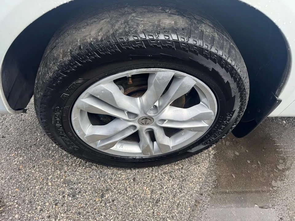 2013 Nissan Rogue - Image 7 of 13