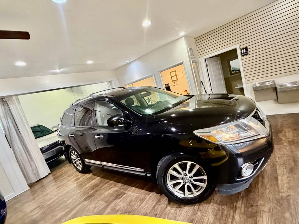 2013 Nissan Pathfinder 4th Gen - Image 2 of 6