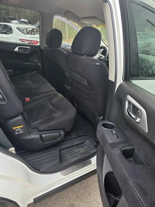 2013 Nissan Pathfinder 4th Gen - Image 9 of 16