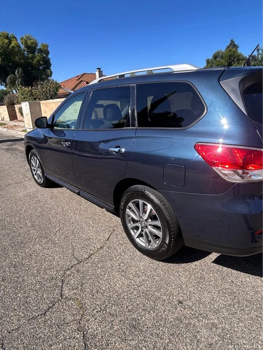 2013 Nissan Pathfinder 4th Gen - Image 4 of 13