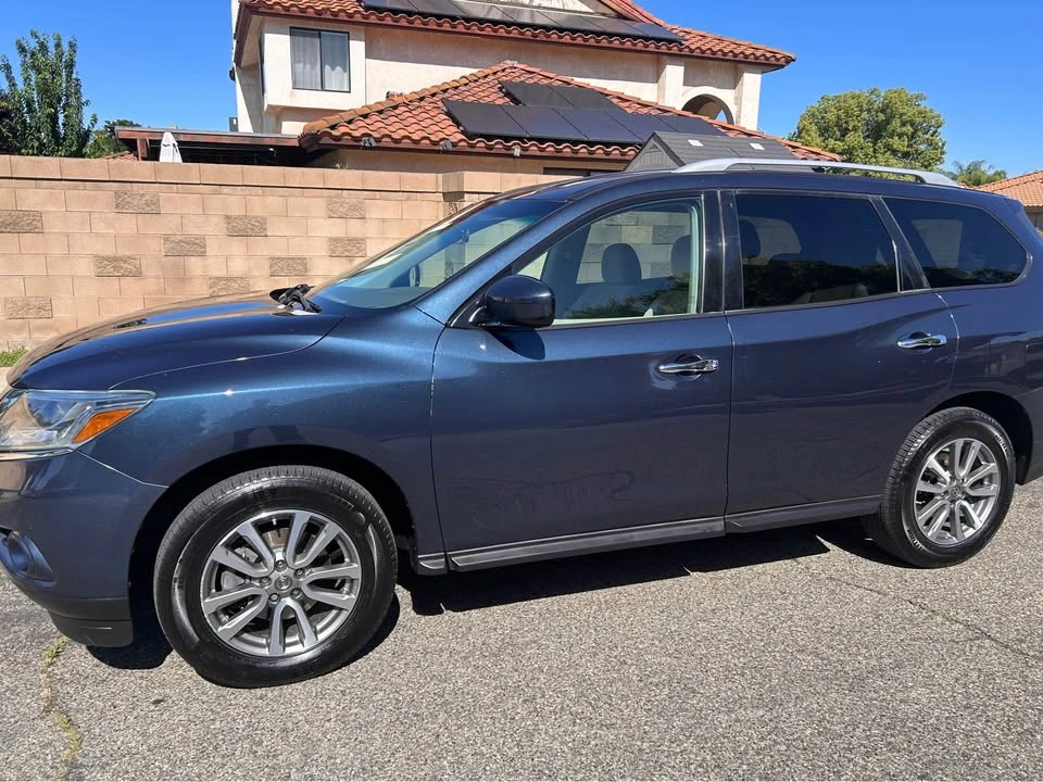 2013 Nissan Pathfinder 4th Gen - Image 2 of 13