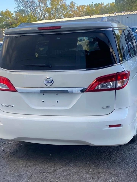 2013 Nissan Quest - Image 4 of 13
