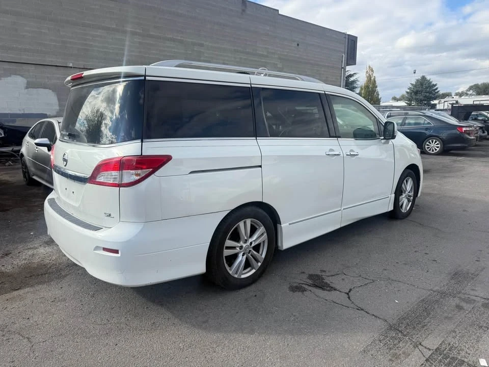 2013 Nissan Quest - Image 2 of 11