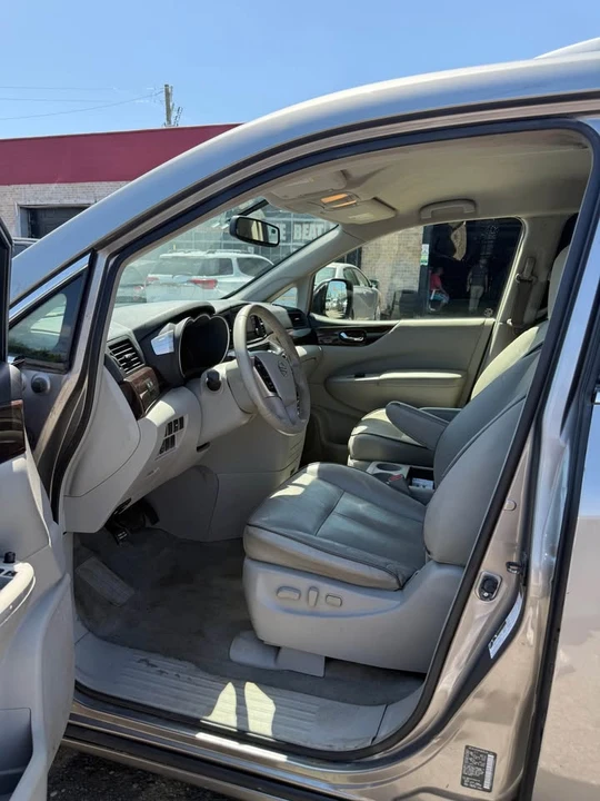 2013 Nissan Quest - Image 9 of 14