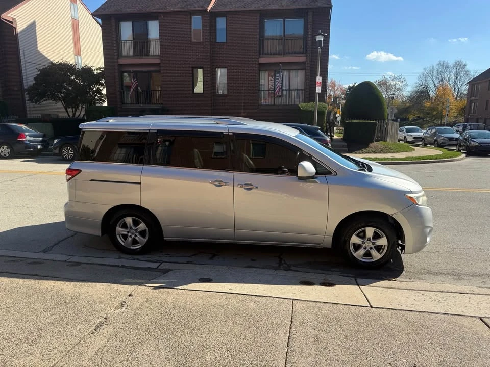 2013 Nissan Quest - Image 3 of 11