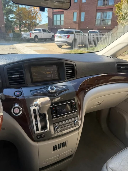 2013 Nissan Quest - Image 11 of 11