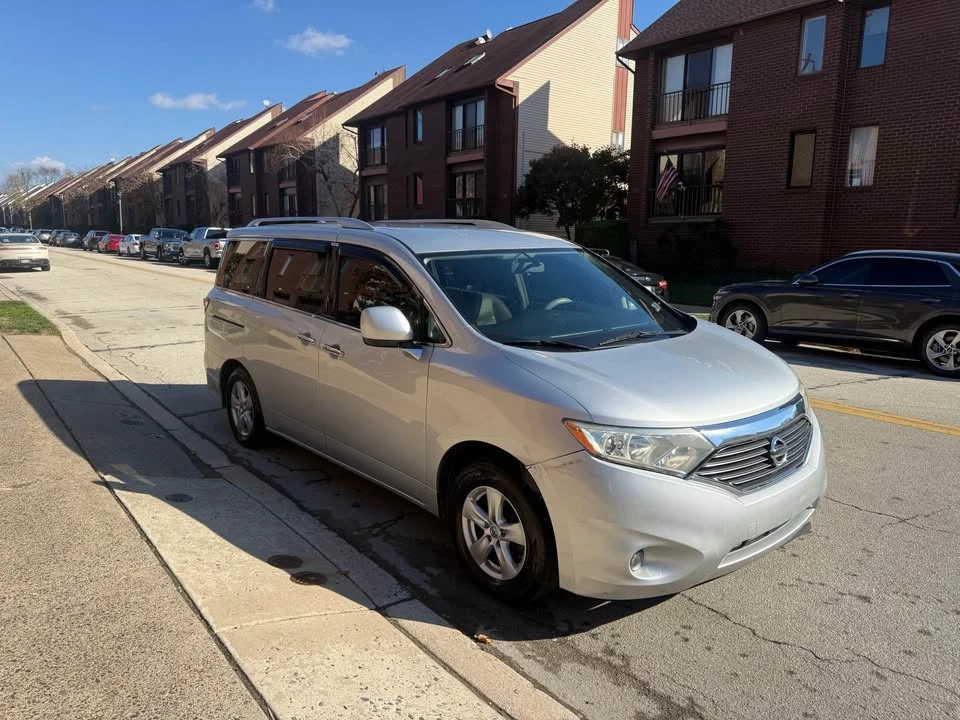 2013 Nissan Quest - Image 2 of 11