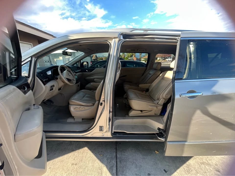 2013 Nissan Quest - Image 9 of 9