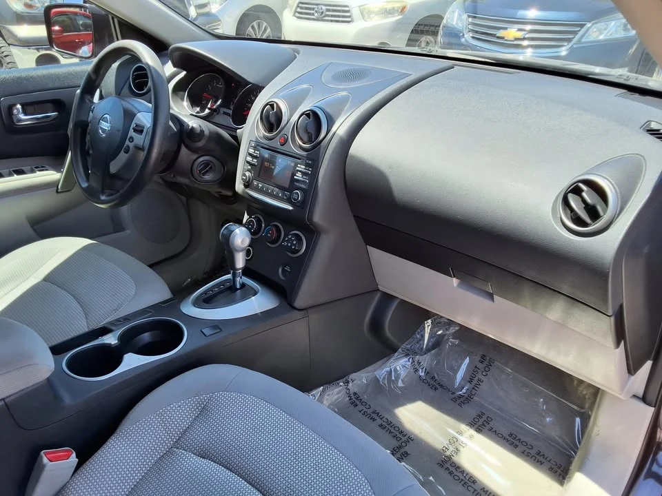 2013 Nissan Rogue - Image 8 of 16