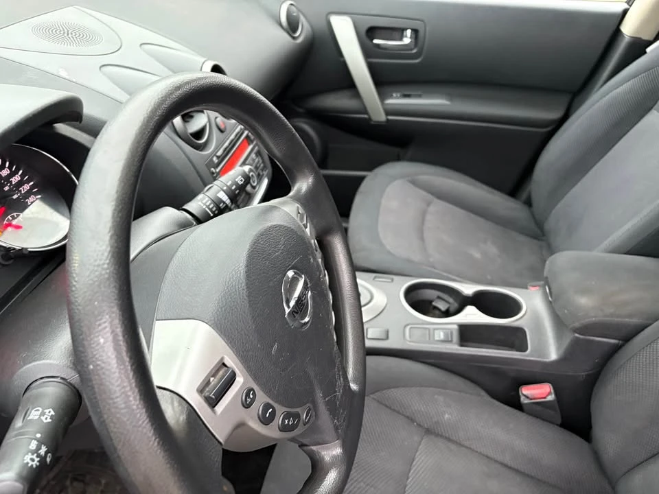 2013 Nissan Rogue - Image 8 of 10