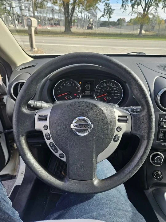 2013 Nissan Rogue - Image 9 of 14