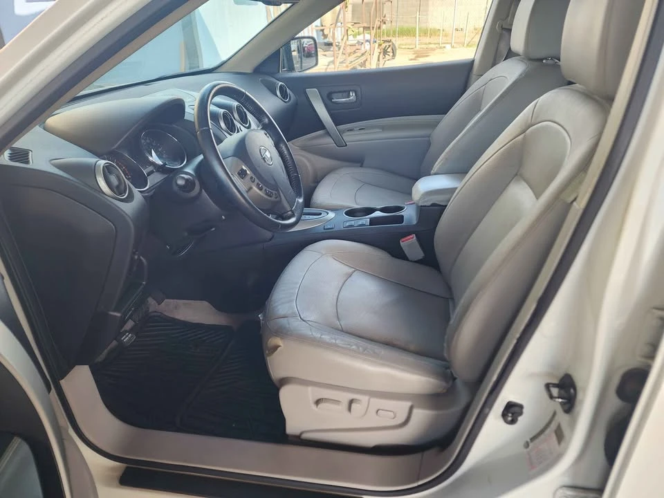 2013 Nissan Rogue - Image 6 of 8