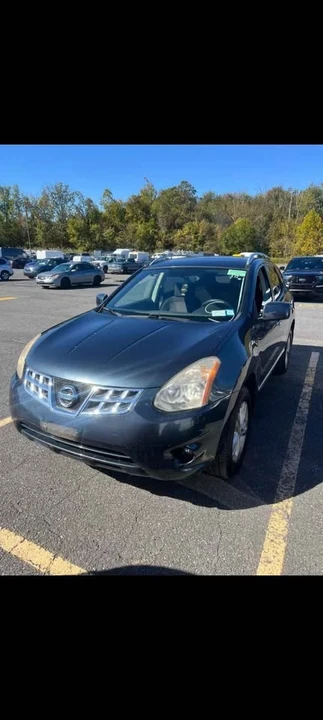 2013 Nissan Rogue - Image 2 of 8