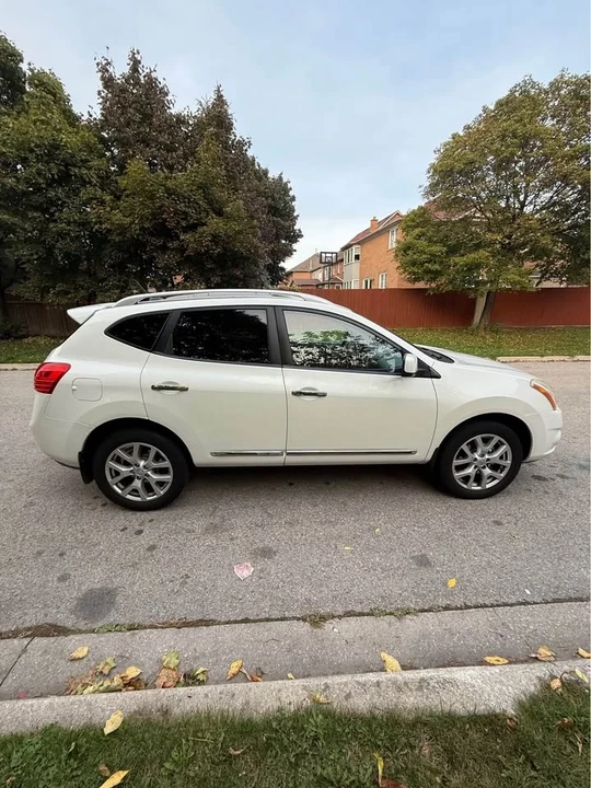 2013 Nissan Rogue - Image 6 of 15
