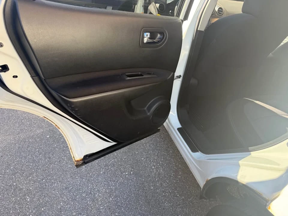 2013 Nissan Rogue - Image 16 of 19