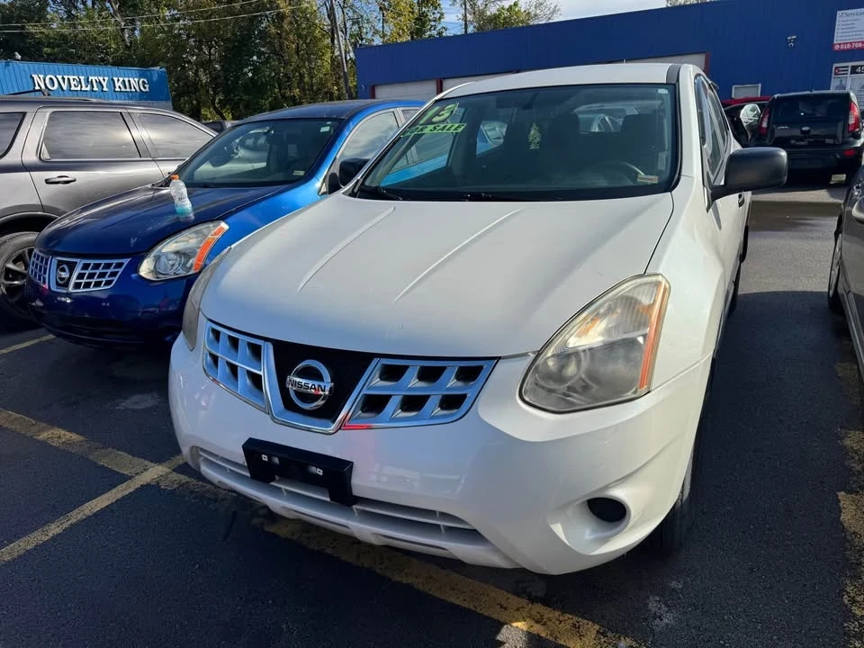 2013 Nissan Rogue - Image 2 of 8