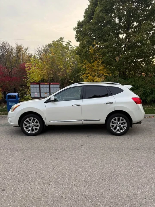 2013 Nissan Rogue - Image 2 of 15