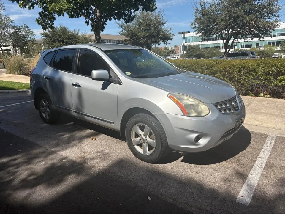 2013 Nissan Rogue - Image 4 of 9