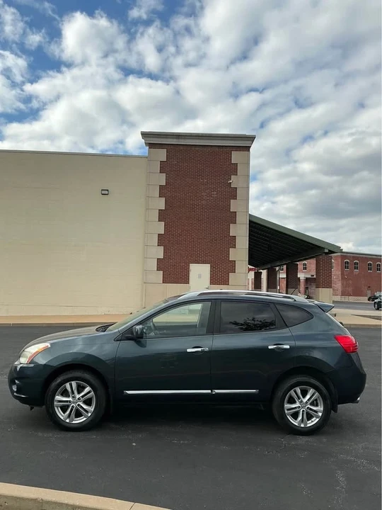 2013 Nissan Rogue - Image 11 of 19