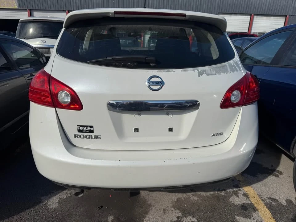 2013 Nissan Rogue - Image 4 of 8