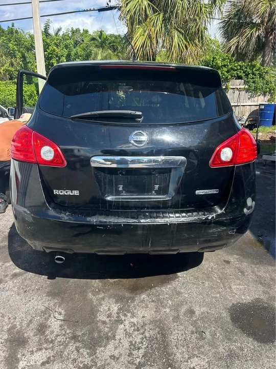2013 Nissan Rogue - Image 5 of 15