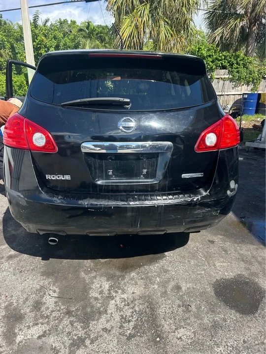 2013 Nissan Rogue - Image 10 of 15